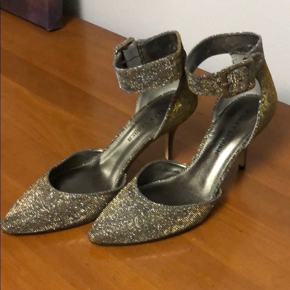 BRAND NEW** Audrey Brooke shoes Size 9!!!!